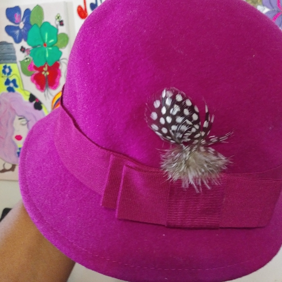 WOMEN'S WOOL FUSCHIA HAT - Picture 2 of 5